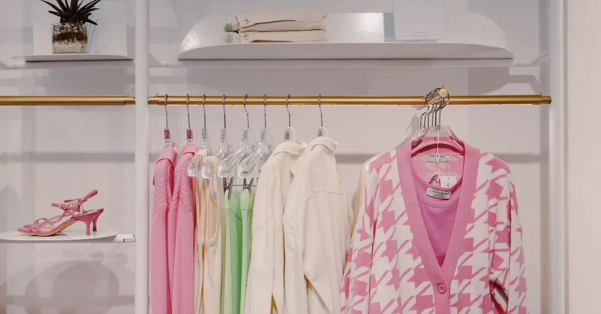 Comment choisir les teintes parfaites pour votre garde-robe