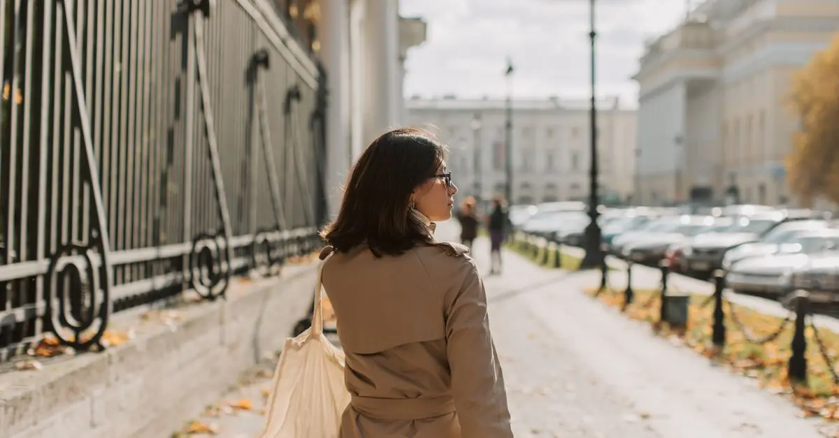 Comment porter le style oversized avec élégance