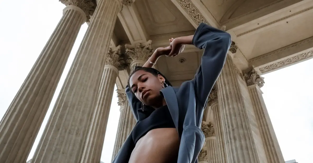 Les pièces incontournables pour une garde-robe féminine réussie