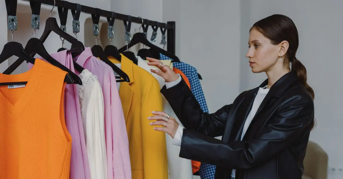Comment recycler ses vieux vêtements avec style