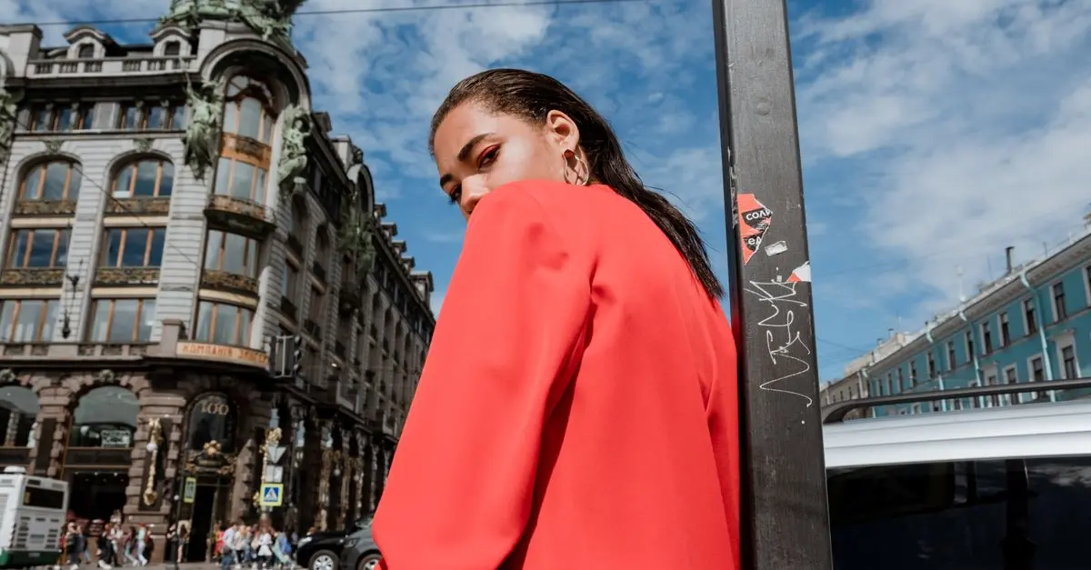 Les tendances incontournables de la mode féminine à adopter