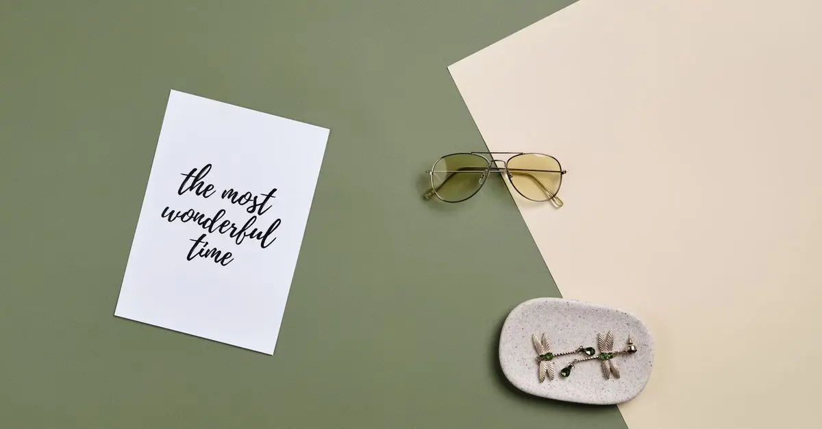 Secrets pour Accessoiriser une Tenue Minimaliste