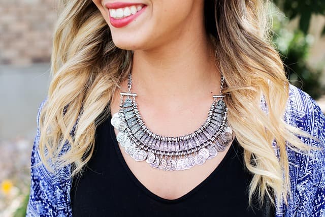 Comment choisir des accessoires tendance pour chaque tenue
